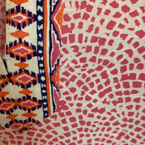 Foxcroft for Appleseed’s wrinkle-free tunic - Picture 3 of 6